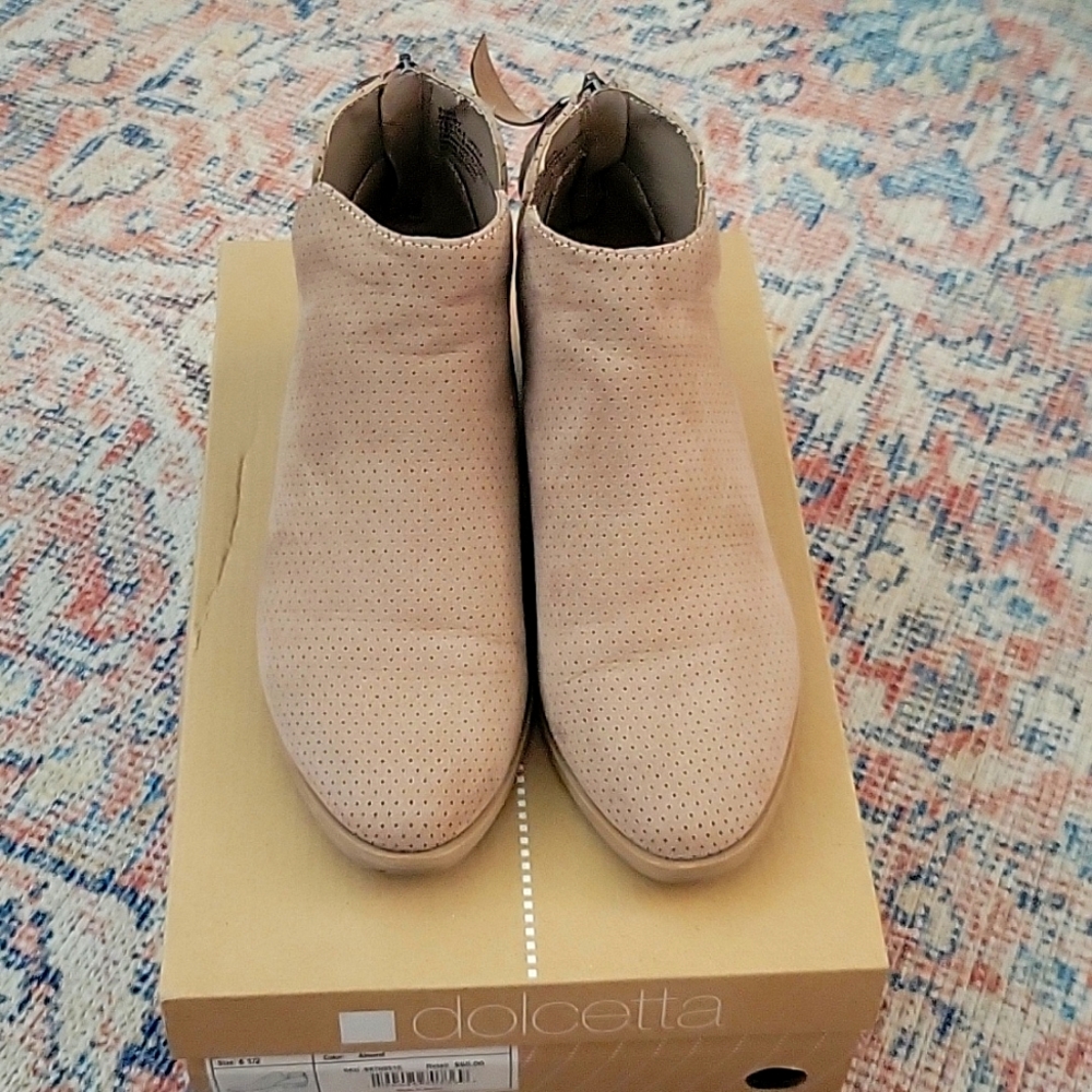 Ankle boots